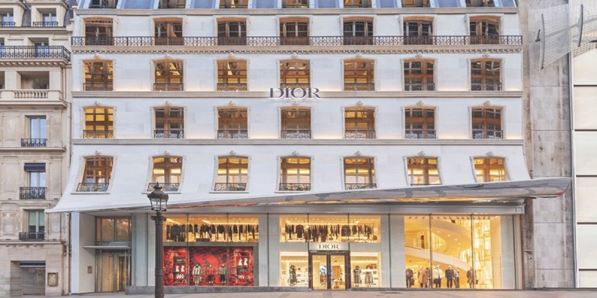 Dior Shoes Sale the latest collaboration from