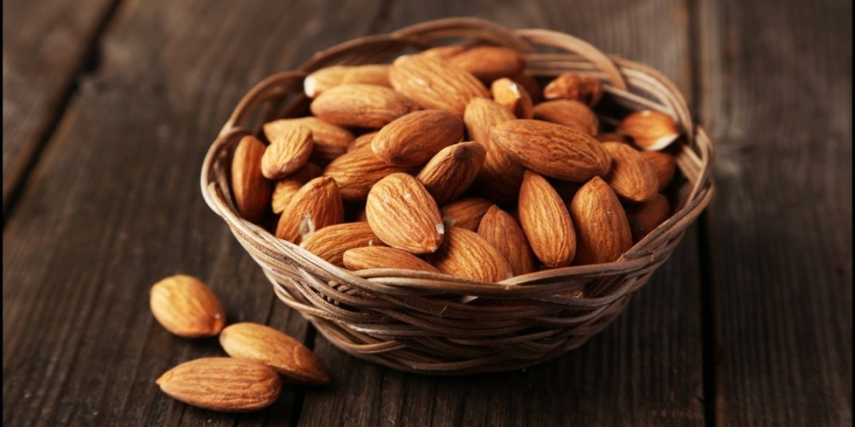 The Health Benefits Of Almonds: A Nutritional Breakdown