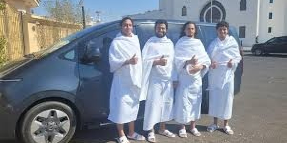 Hassle-Free Umrah Taxi Service: Book, Ride, and Focus on Worship