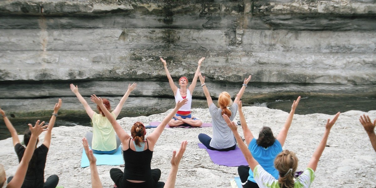 Best Yoga School in Rishikesh: Alakh Yoga School