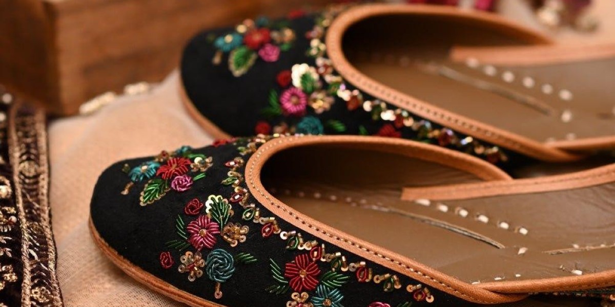 Elegance with Traditional juttis and Modern Touch by Gulbhahar
