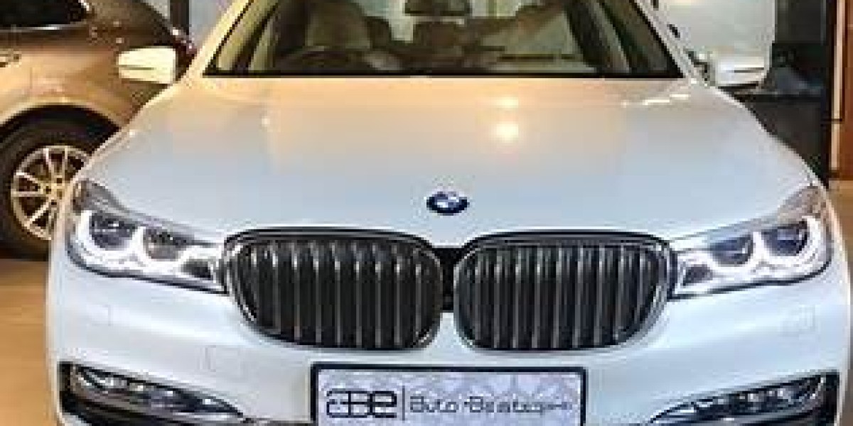 Exploring the Market for Used Range Rover and BMW Cars in Delhi