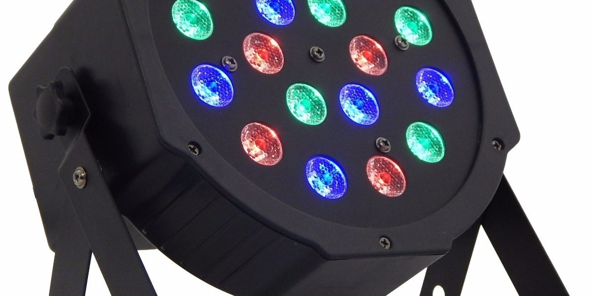 Ilumine Seu Gramado: Como os Refletores de LED Transformam Espaços Externos em Jardins deslumbrantes