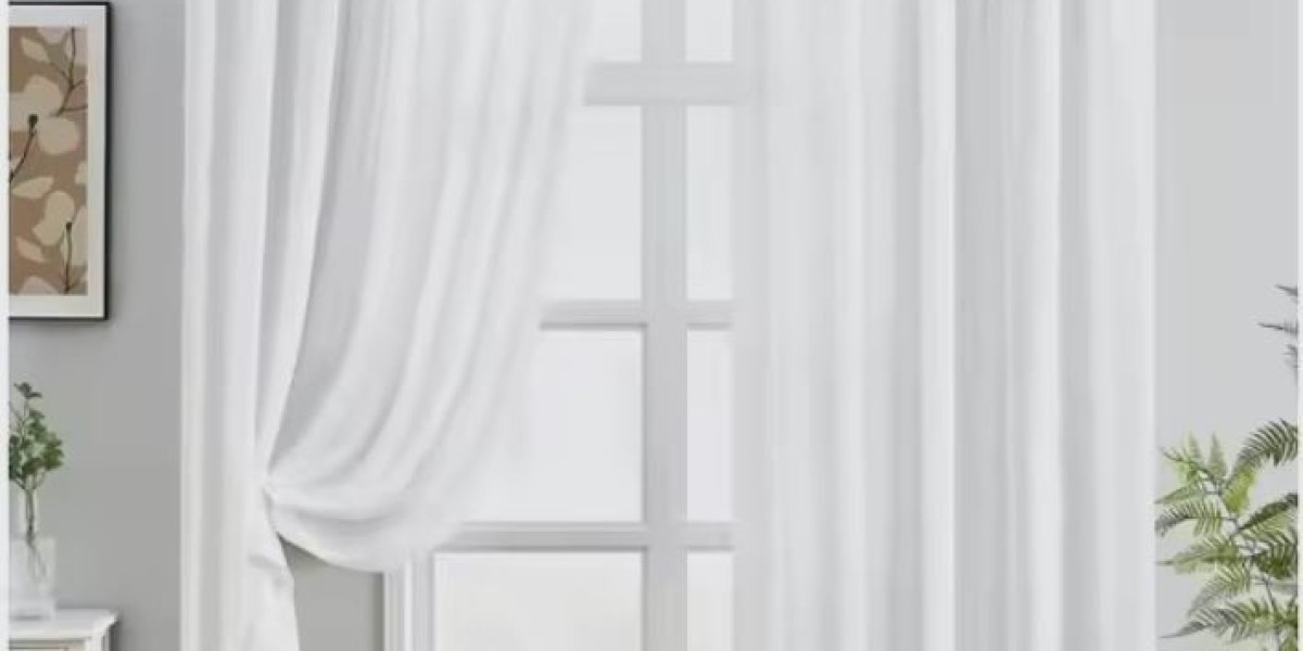 How to Select the Right Fabric & Function for Your Curtains in Dubai’s Modern Homes