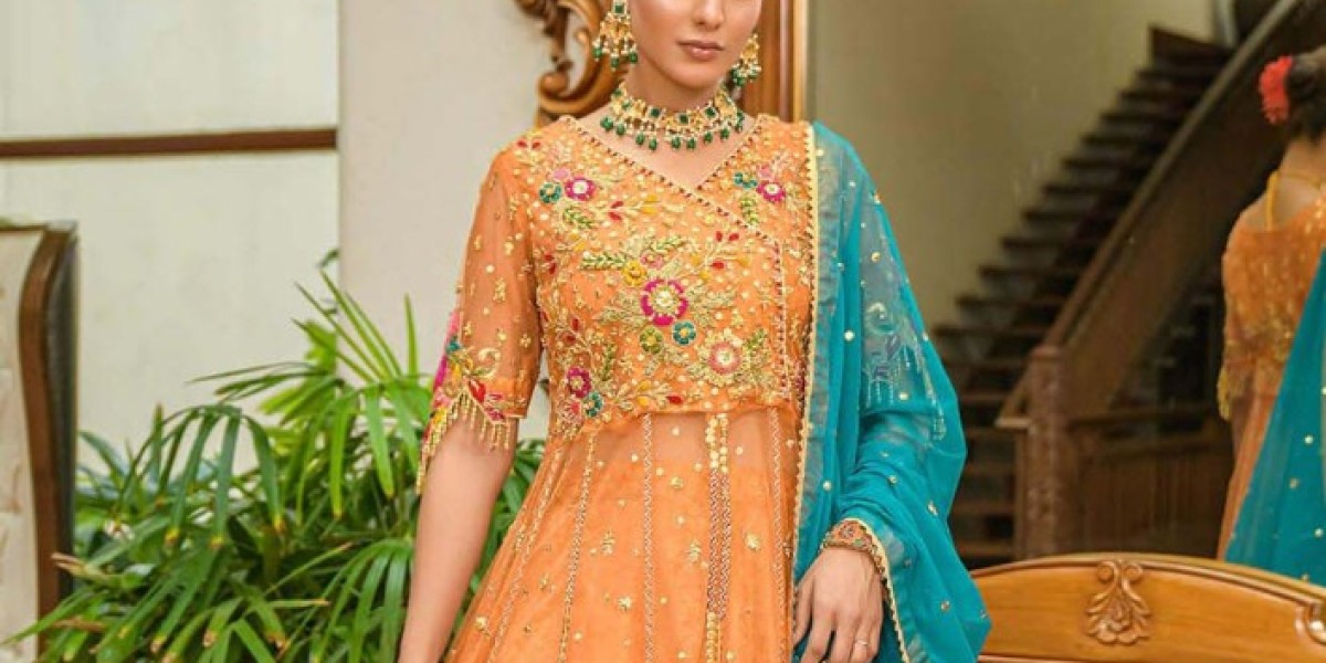 A Complete Guide to Pakistani Dresses: Premium Styles and Luxury Wear