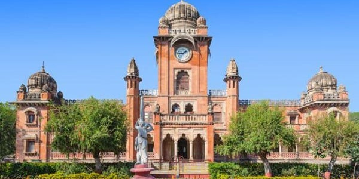 Mumbai to Indore Cab