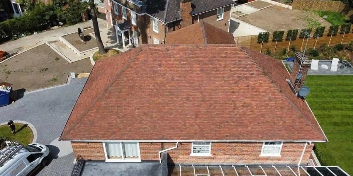 Roof Cleaning Near Me |UK – Trusted by Radlett Homeowners