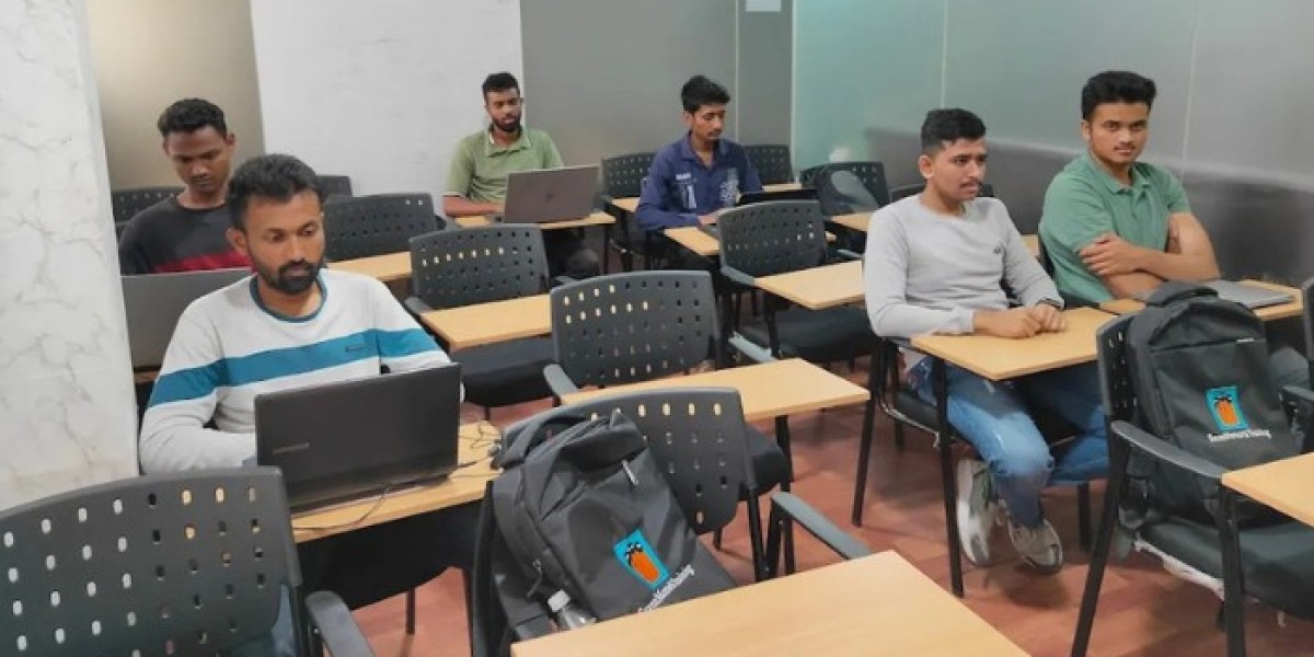 Take a German language course in Pune to open up international opportunities.