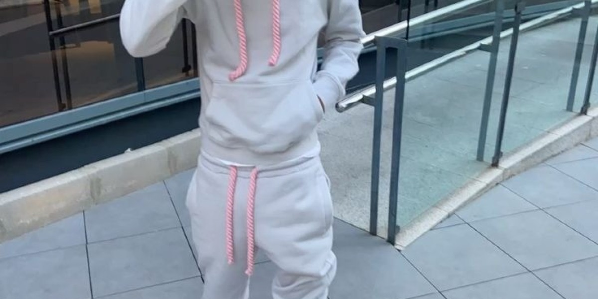 **Syna World Tracksuit: The Ultimate Streetwear Essential**