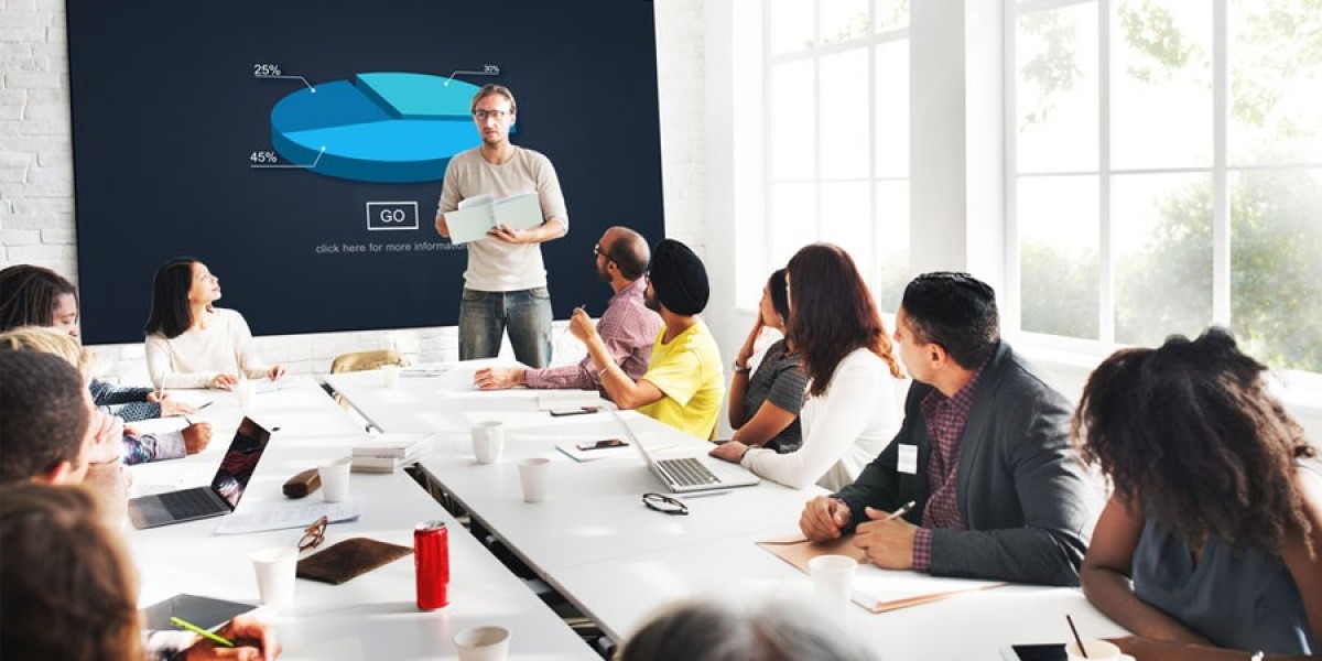 In-House vs. Outsourced Pitch Deck Design: Pros and Cons