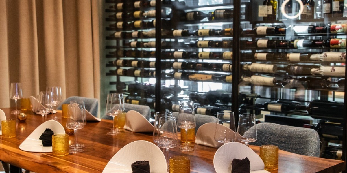 Elegant Eats: Exploring the Sophisticated World of River Oaks Dining