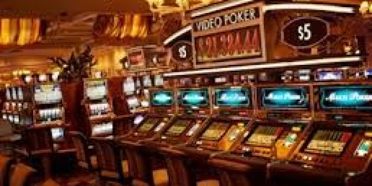 The Royal Casino Experience: A Blend of Elegance and Entertainment