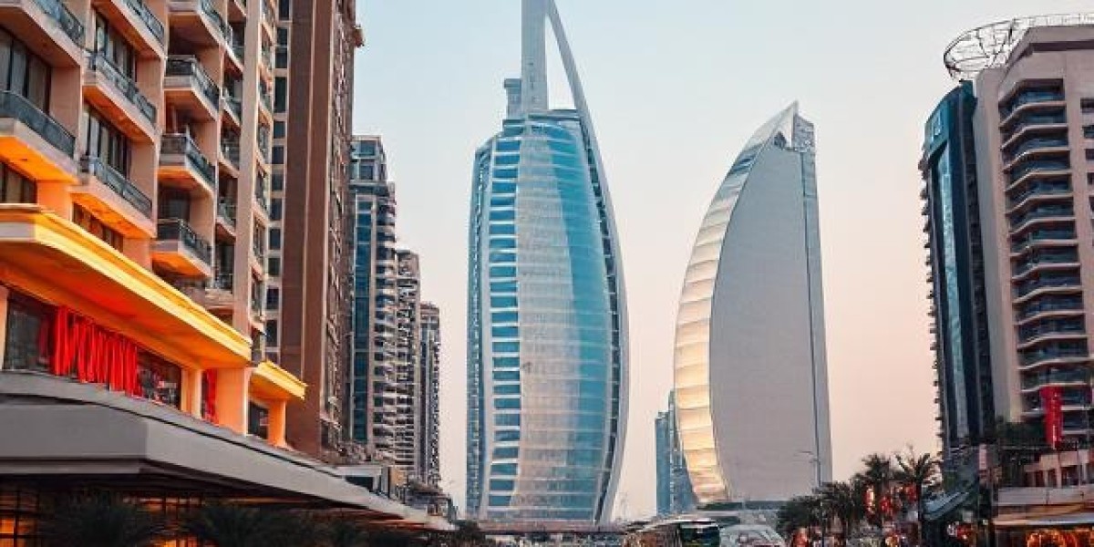 From Airport to Palm Jumeirah: Rent a Car in Dubai with One Click Rent dubai
