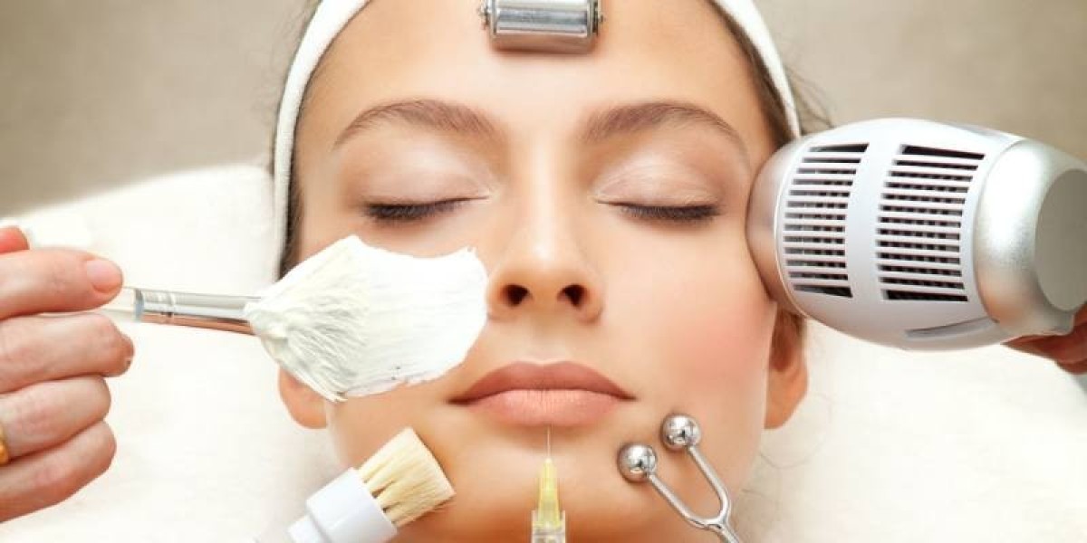 Facials for Hyperpigmentation: What to Expect