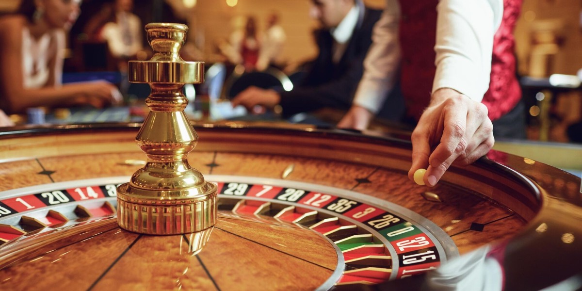 Rolul criptomonedelor în industria iGaming: Avantaje și provocări pentru jucători și operatori de cazinouri