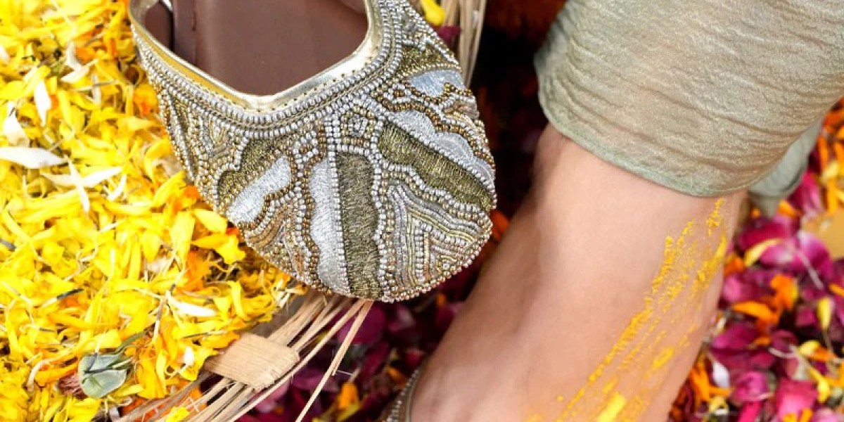 Discover the Beauty of Shell and Seashell Jewellery