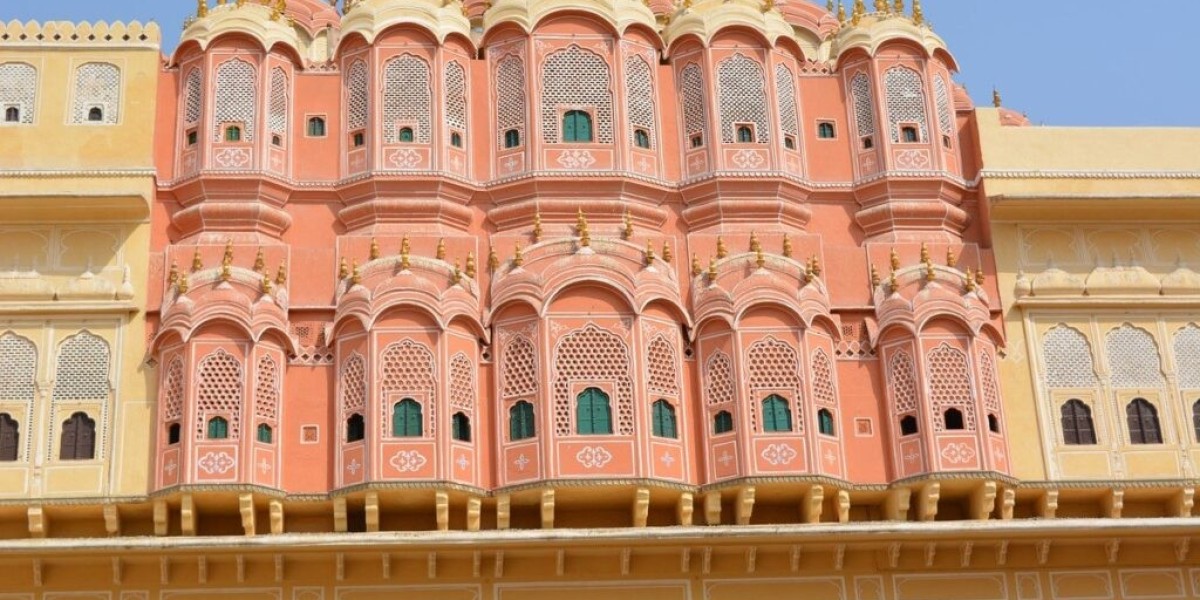 Explore Royalty with the Best Rajasthan Tour Packages