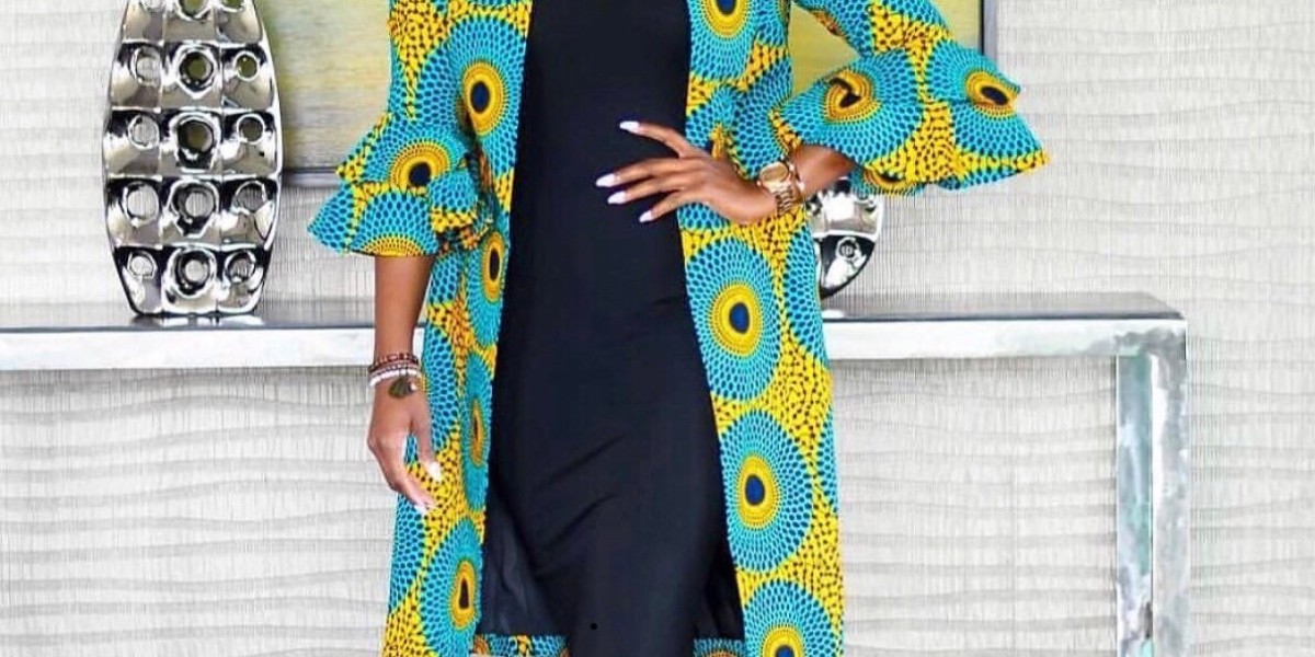 Coat Dress Styling Tips for Classy, Weather-Ready Looks