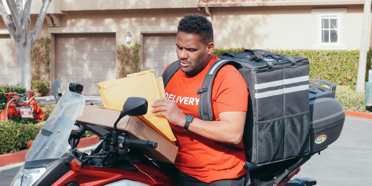 Why Reliable Courier Services Reduce the Risk of Car Accidents for Your Business