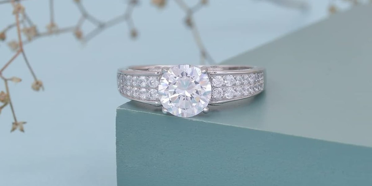 Elegant Oval and Pear Shaped Engagement Rings in UK | Aurika Gems