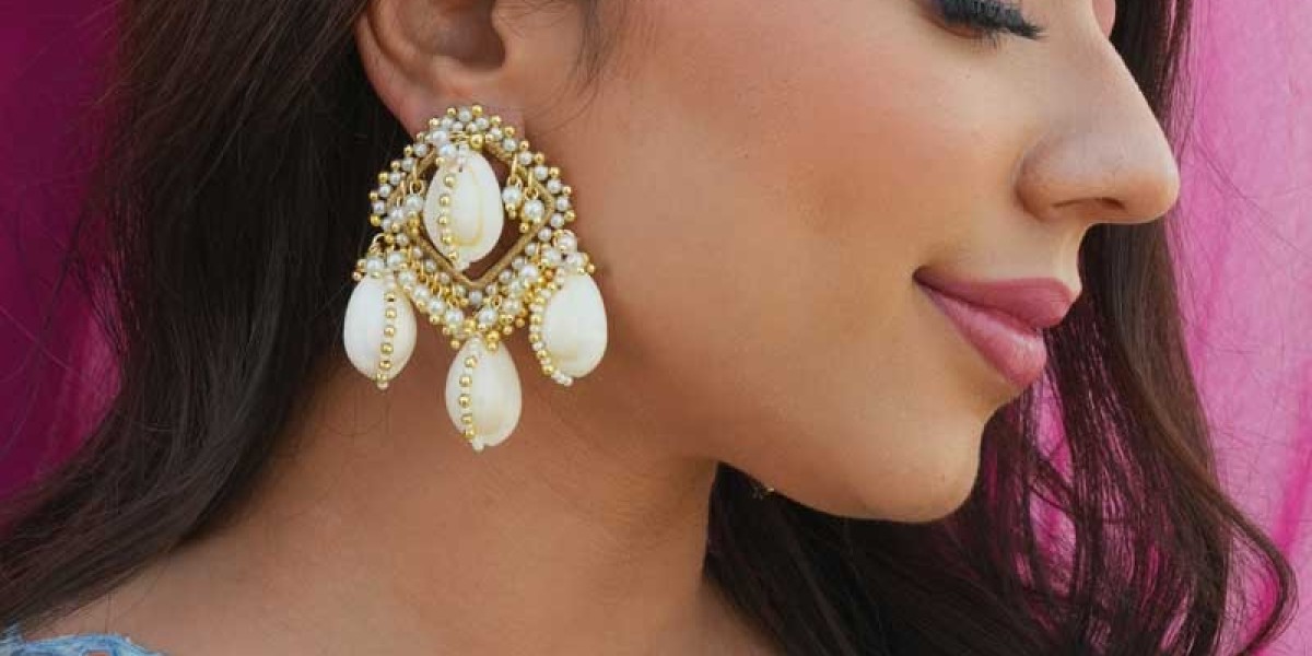 The Everlasting Allure of Traditional Jewellery for Women