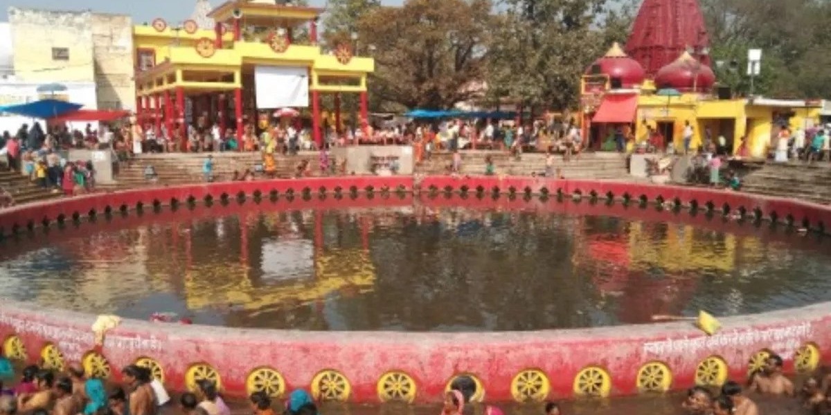 Lucknow To Sitapur Cab